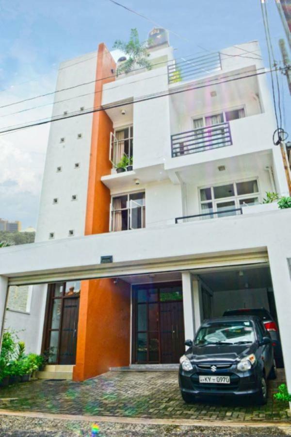 Furnished Apartment At Colombo Suburbs Nawala Rajagiriya Buitenkant foto
